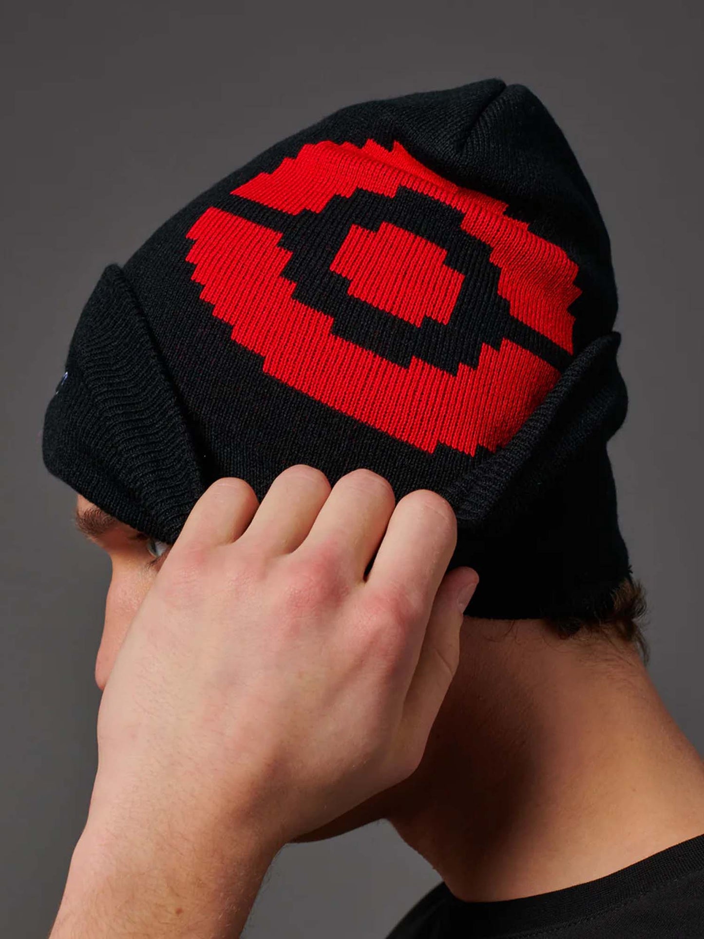 Dolly Noire Pixel Pokéball Label Beanie Nero