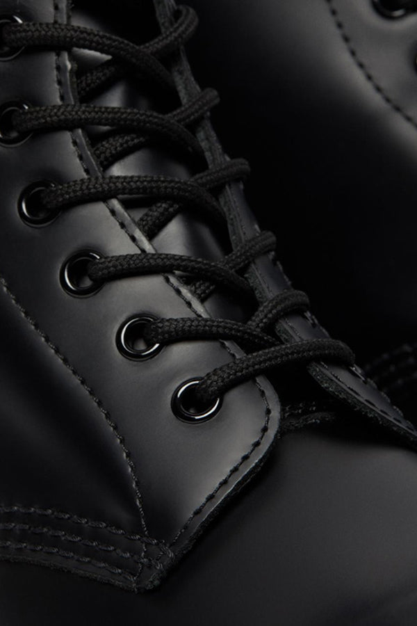 Dr. Martens Stivali stringati 1460 in pelle Smooth Nero