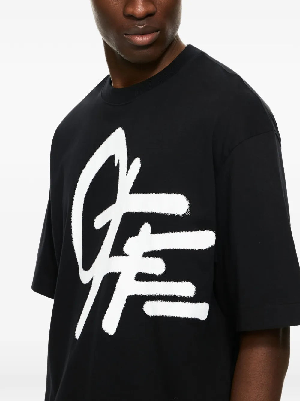 Off-White spray logo T-shirt | Clothing | Image 4
