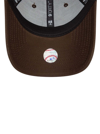 New Era Cappellino 9FORTY New York Yankees League Essential Donna Marrone