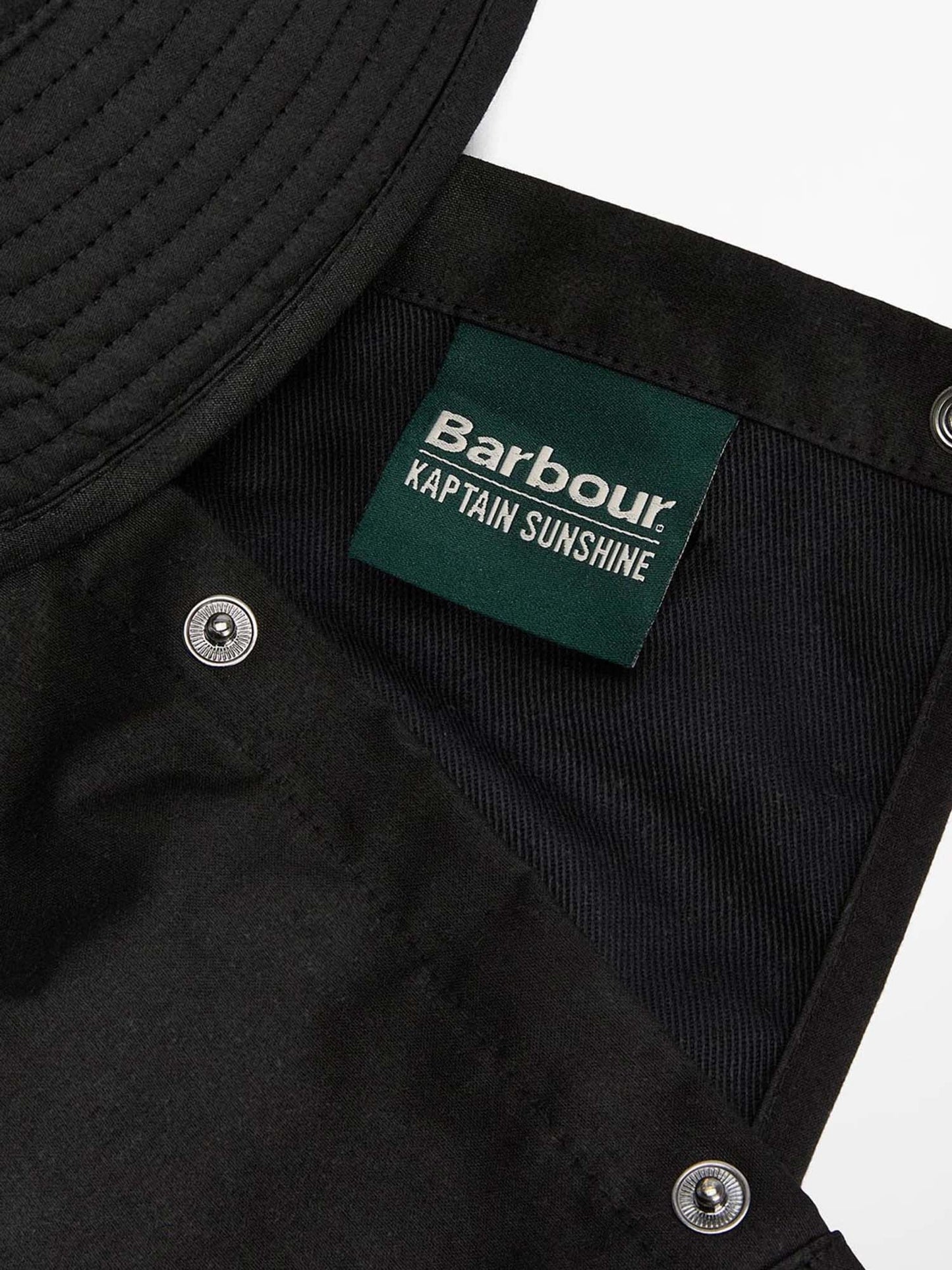 Barbour Cappello da pescatore con mantellina Barbour x Kaptain Sunshine Nero