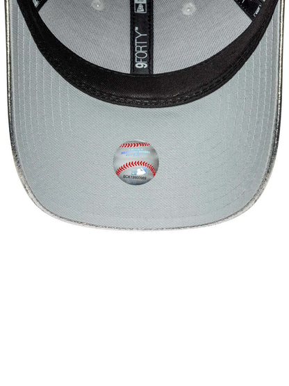 New Era Cappellino 9FORTY New York Yankees MLB Metallic da donna Argento